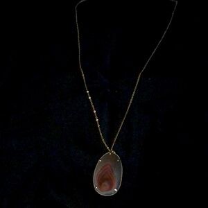 Elegant Gold and Brown Pendant Necklace